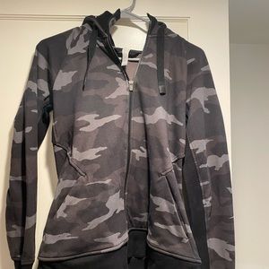 Athlete camo zip up hoodie